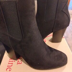 Jessica Cline Boot's  size 6.5